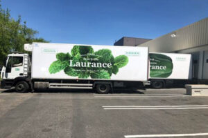 Livraison de fruits et légumes – Camion Maison Laurance