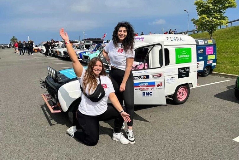 Lire la suite à propos de l’article Raid 4L Trophy 2022 : Alicia et Marie sont bien arrivées